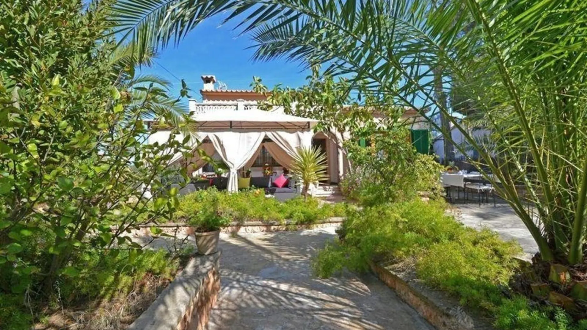 Schoene Villa Mit Pool Und Garten El Toro